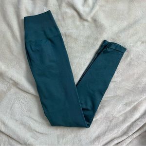 *SOLD* ALPHALETE Amplify Leggings – Pier Blue